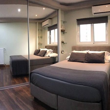 Finer Things Flisvos Beach Condo In Palaio Faliro Atenas Exterior foto
