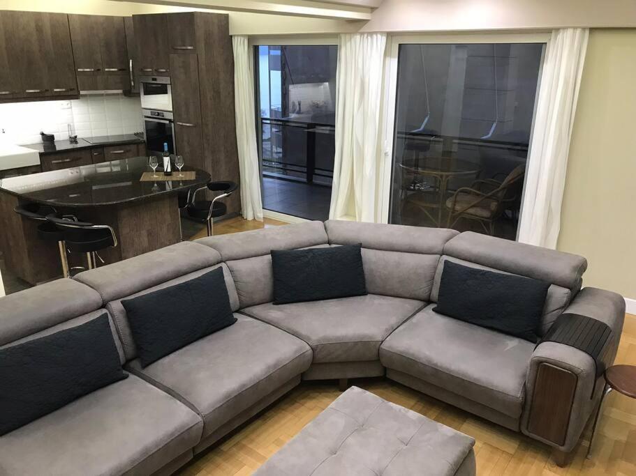 Finer Things Flisvos Beach Condo In Palaio Faliro Atenas Exterior foto