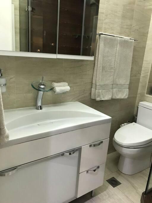 Finer Things Flisvos Beach Condo In Palaio Faliro Atenas Exterior foto