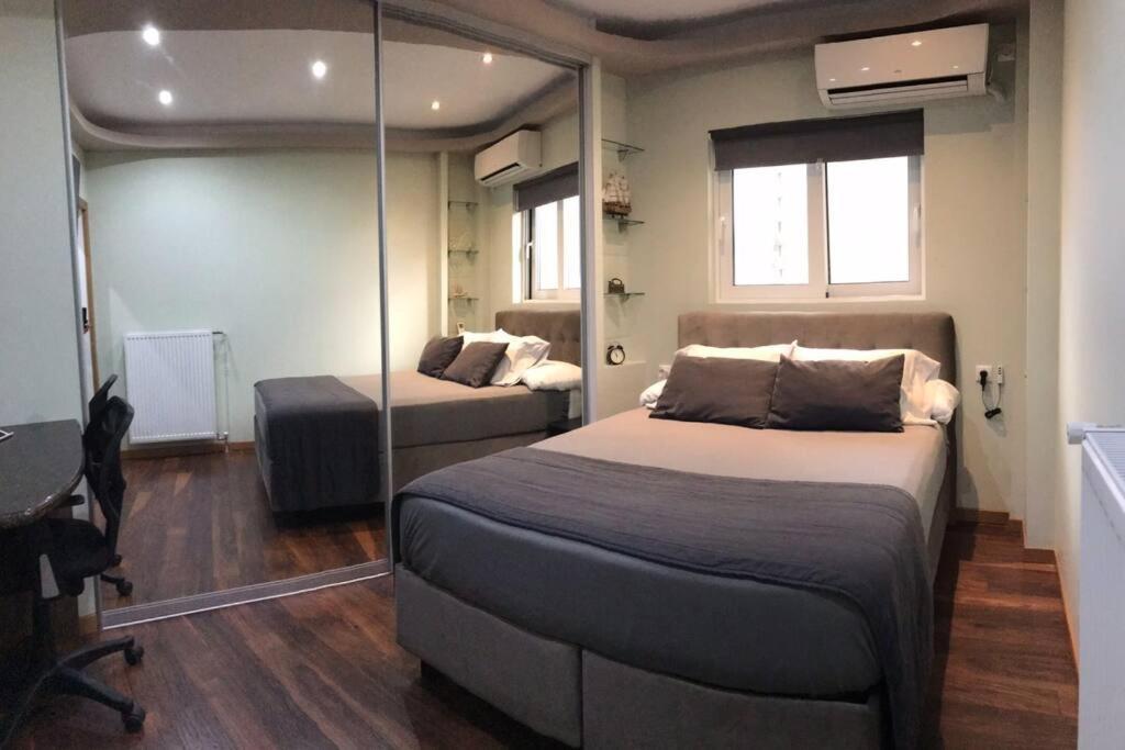 Finer Things Flisvos Beach Condo In Palaio Faliro Atenas Exterior foto