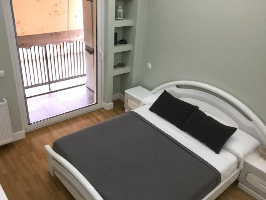 Finer Things Flisvos Beach Condo In Palaio Faliro Atenas Exterior foto